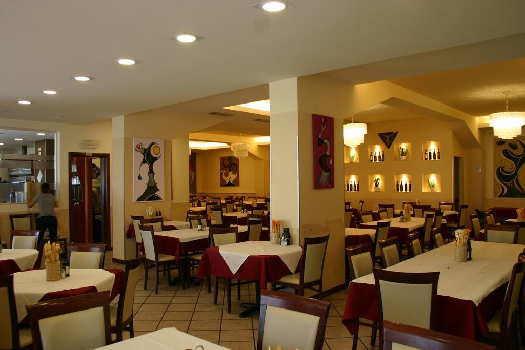 סאן פייטרו אין קריאנו Hotel Moro Freoni מראה חיצוני תמונה